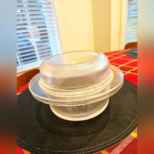 Heller oven-microwave bakeware designed by L&M Vignelli